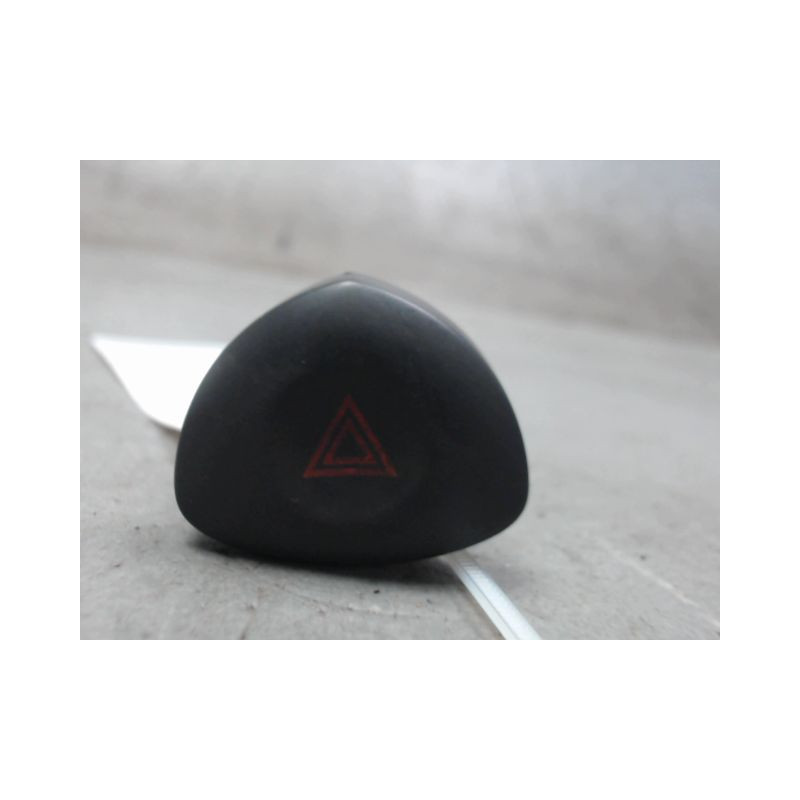BOUTON DE WARNING RENAULT CLIO II CAMPUS 06-