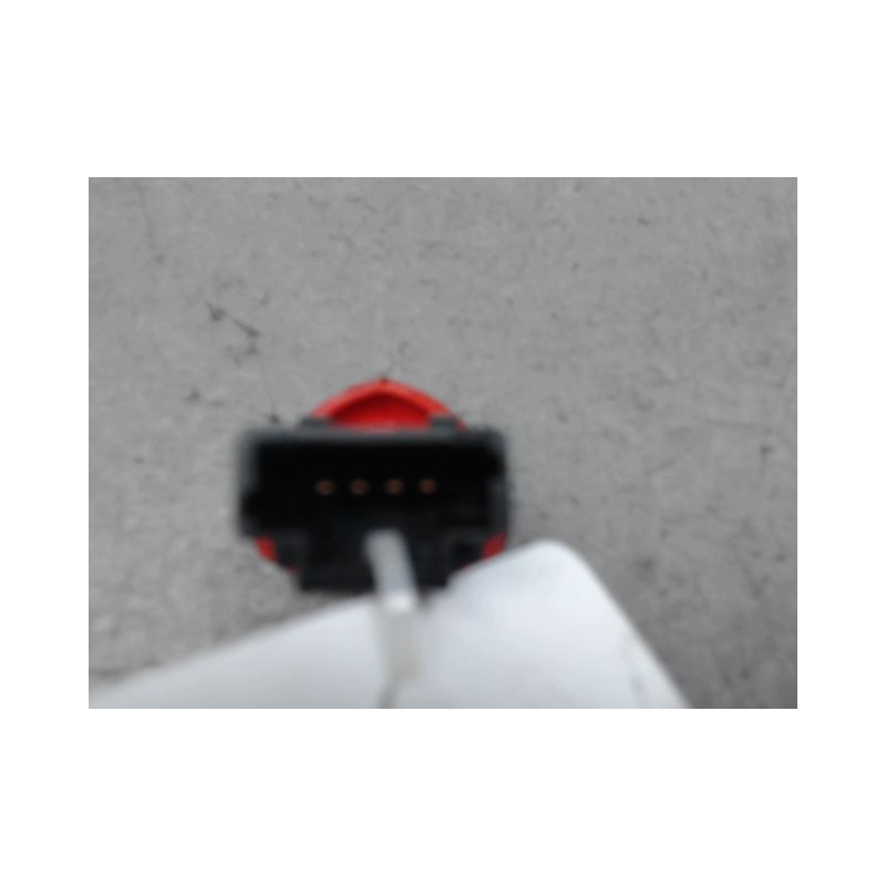 BOUTON DE WARNING RENAULT CLIO II CAMPUS 06-