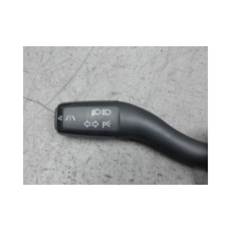 COMMANDE CLIGNOTANT AUDI A6 AVANT 2005-