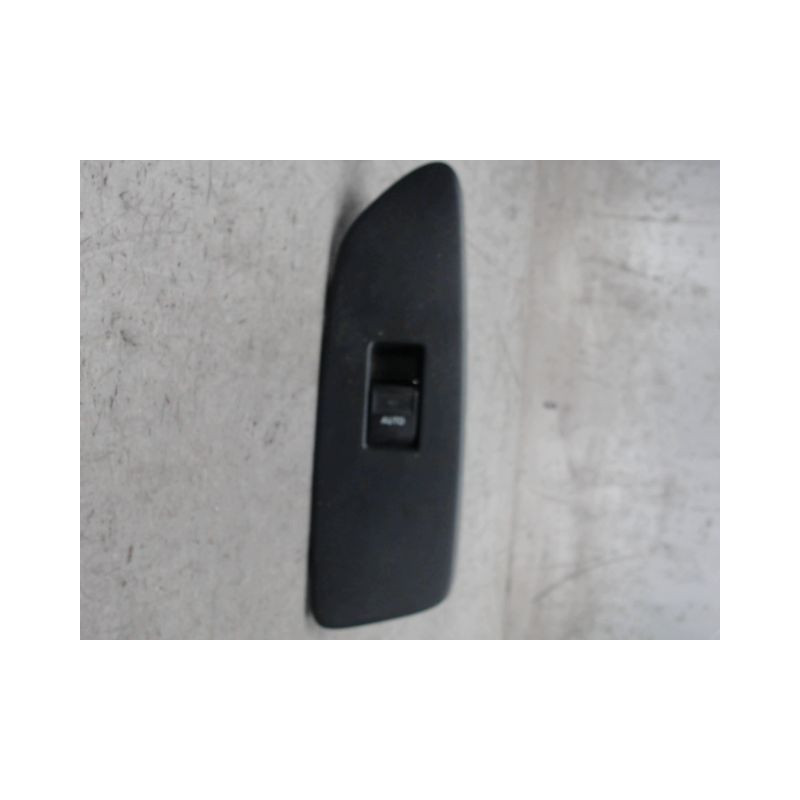 COMMANDE LEVE-GLACE PORTE AVD TOYOTA AURIS 2010-