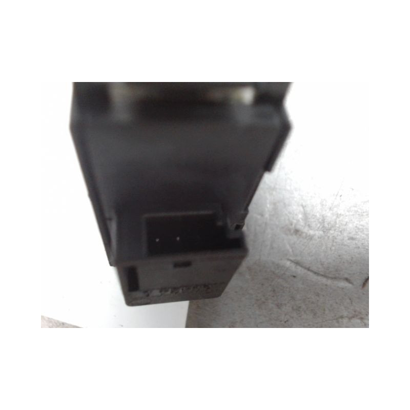 COMMANDE LEVE-GLACE PORTE ARG MERCEDES CLASSE A 2001 -