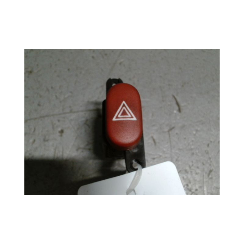 BOUTON DE WARNING RENAULT GRAND ESPACE-2002