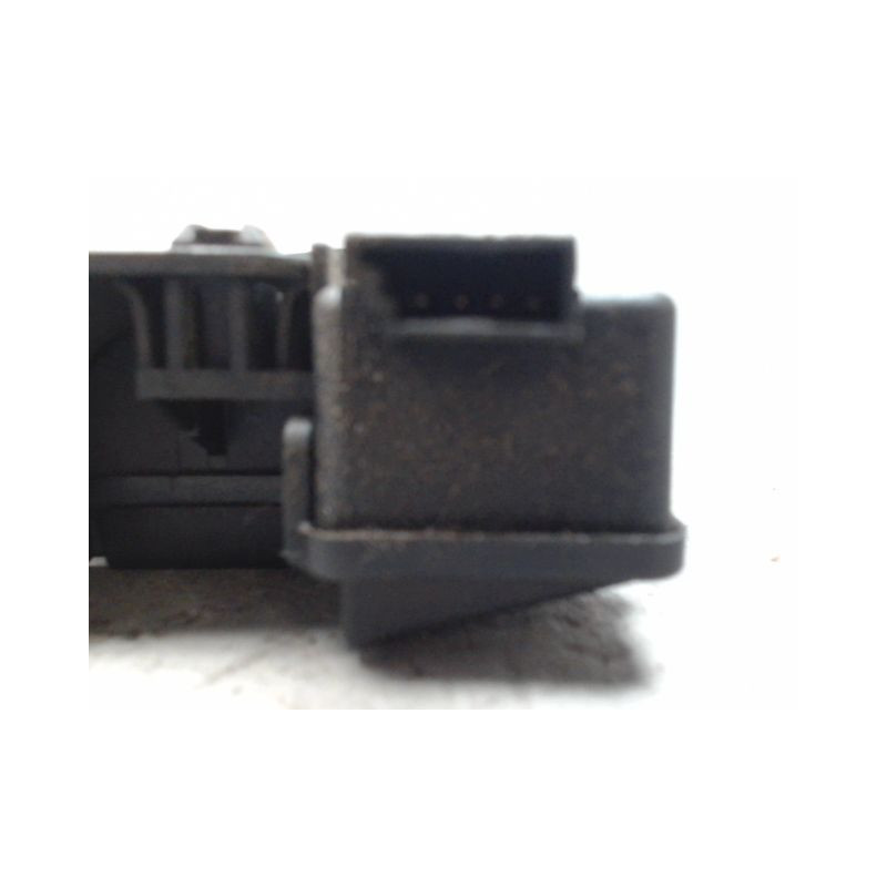 SERRURE HAYON  B.M.W. SERIE 3