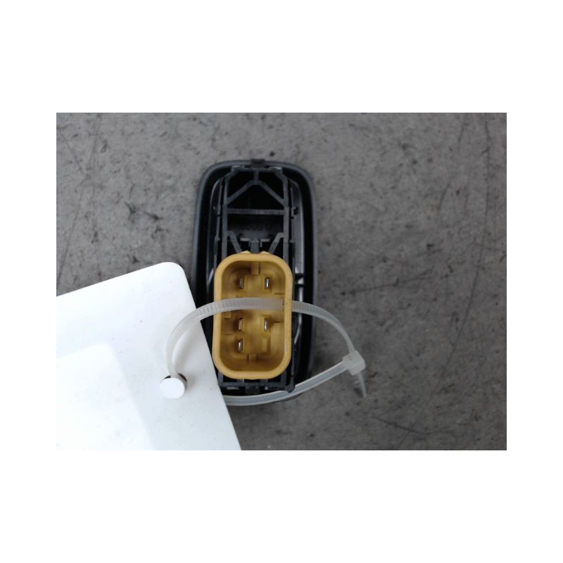 COMMANDE LEVE-GLACE PORTE AVD FORD FIESTA