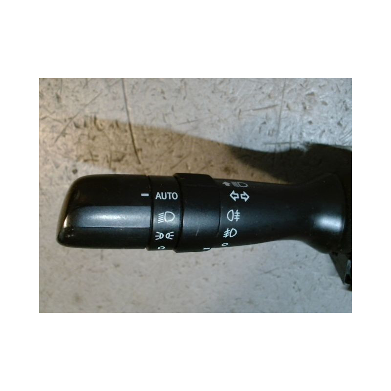 COMMANDE CLIGNOTANT TOYOTA YARIS
