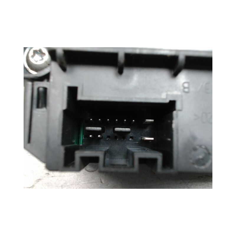 MECANISME+MOTEUR LEVE-GLACE AVANT GAUCHE VOLKSWAGEN POLO 2009-