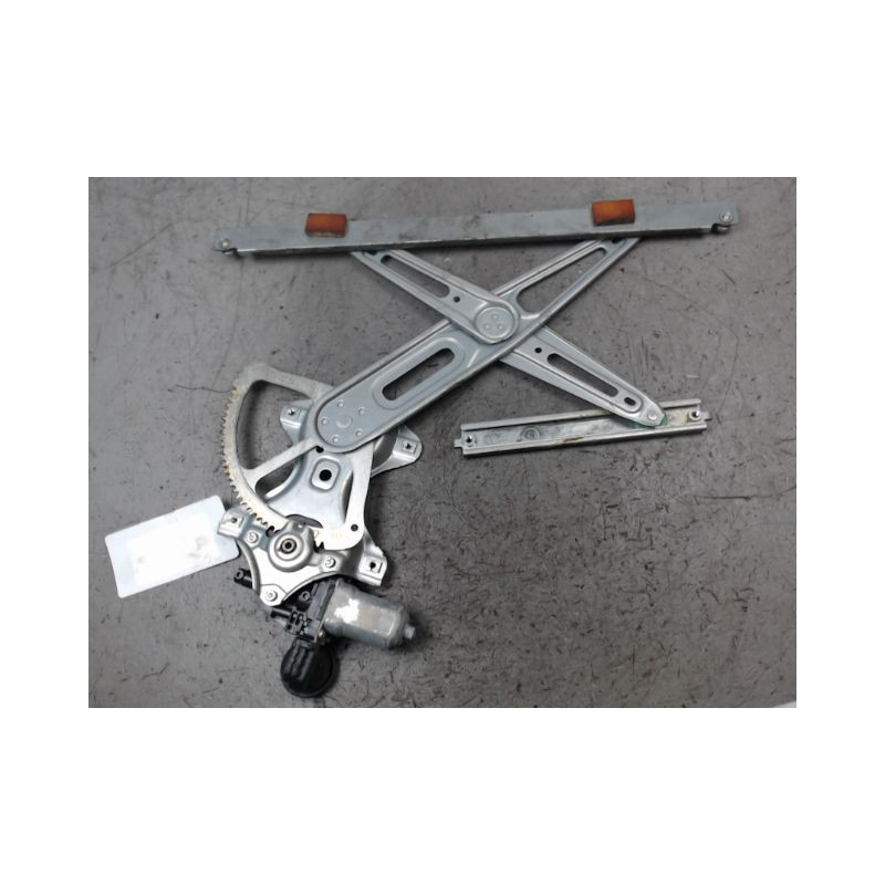 MECANISME+MOTEUR LEVE-GLACE AVANT DROIT TOYOTA AURIS