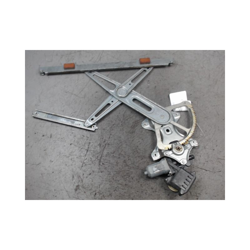 MECANISME+MOTEUR LEVE-GLACE AVANT GAUCHE TOYOTA AURIS