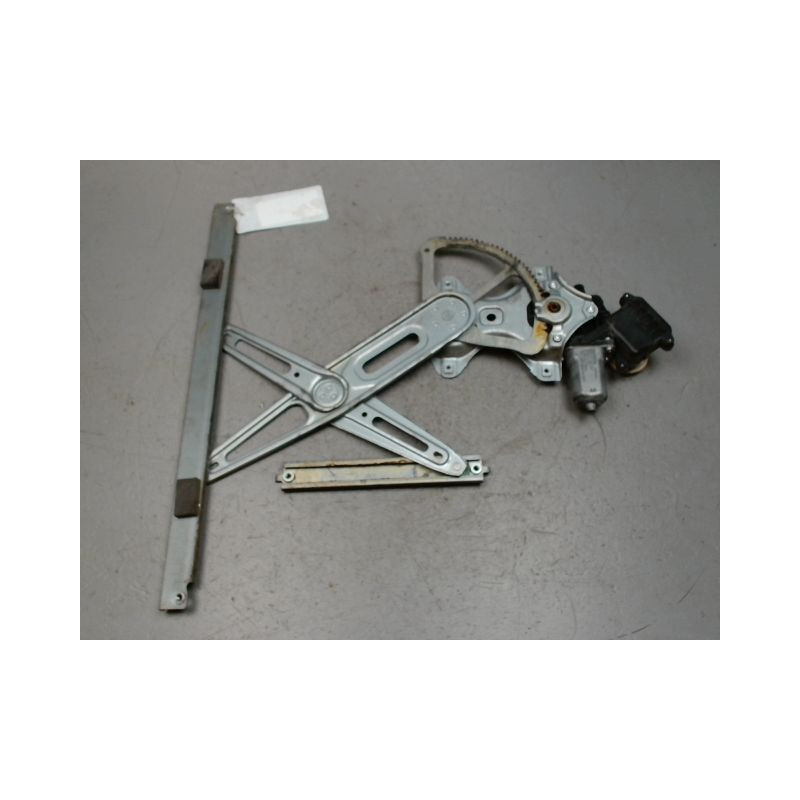 MECANISME+MOTEUR LEVE-GLACE AVANT GAUCHE TOYOTA AURIS 2010-