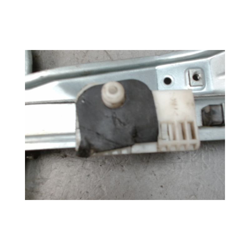 MECANISME+MOTEUR LEVE-GLACE ARRIERE DROIT RENAULT CLIO III ESTATE 2008-