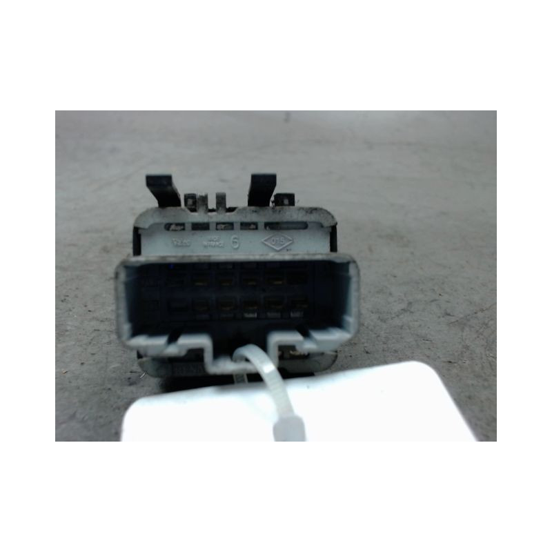 COMMANDE LEVE-GLACE PORTE AVG RENAULT CLIO