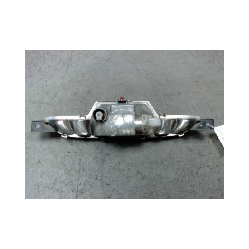 FEU BROUILLARD CENTRAL ARRIERE PEUGEOT 208