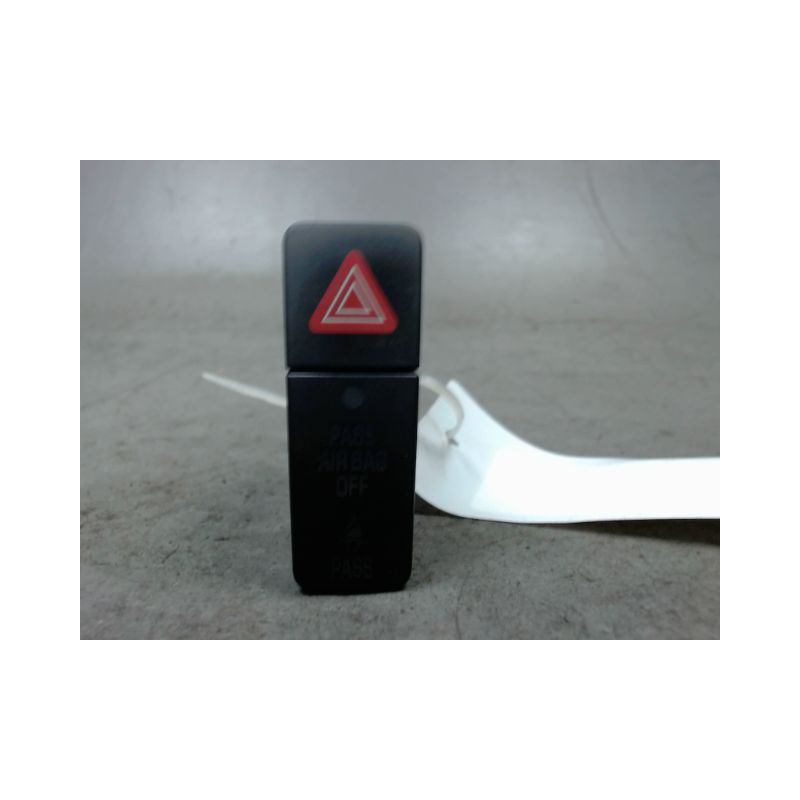 BOUTON DE WARNING SUZUKI SWIFT 3P
