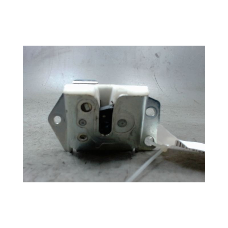SERRURE HAYON  SUZUKI SWIFT 3P