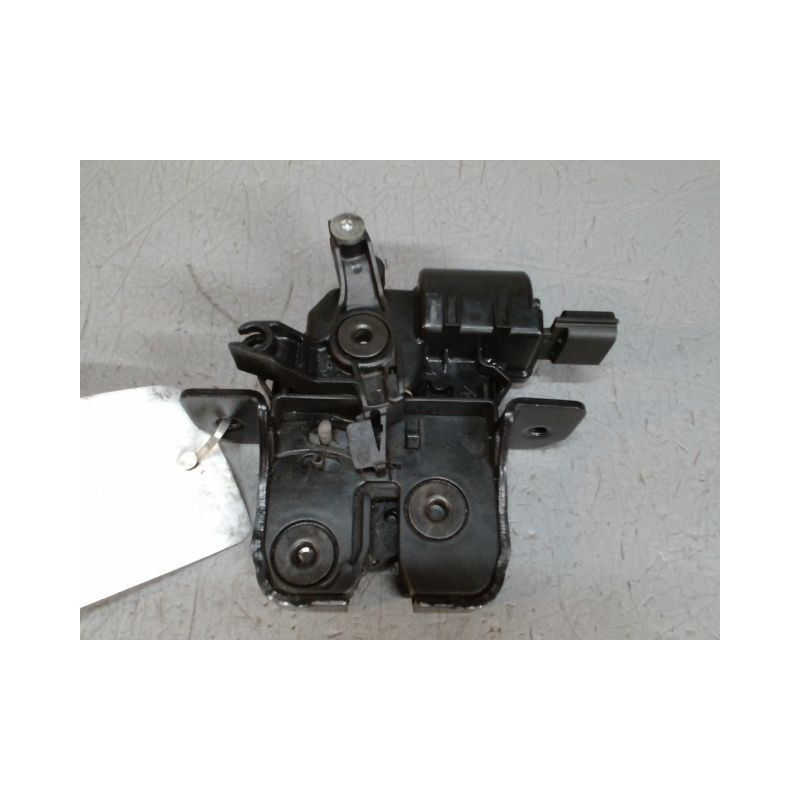 SERRURE COFFRE ARRIERE RENAULT MEGANE