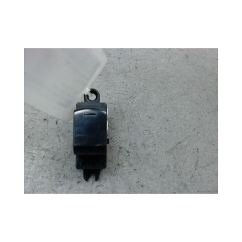 COMMANDE LEVE-GLACE PORTE AVD NISSAN NOTE