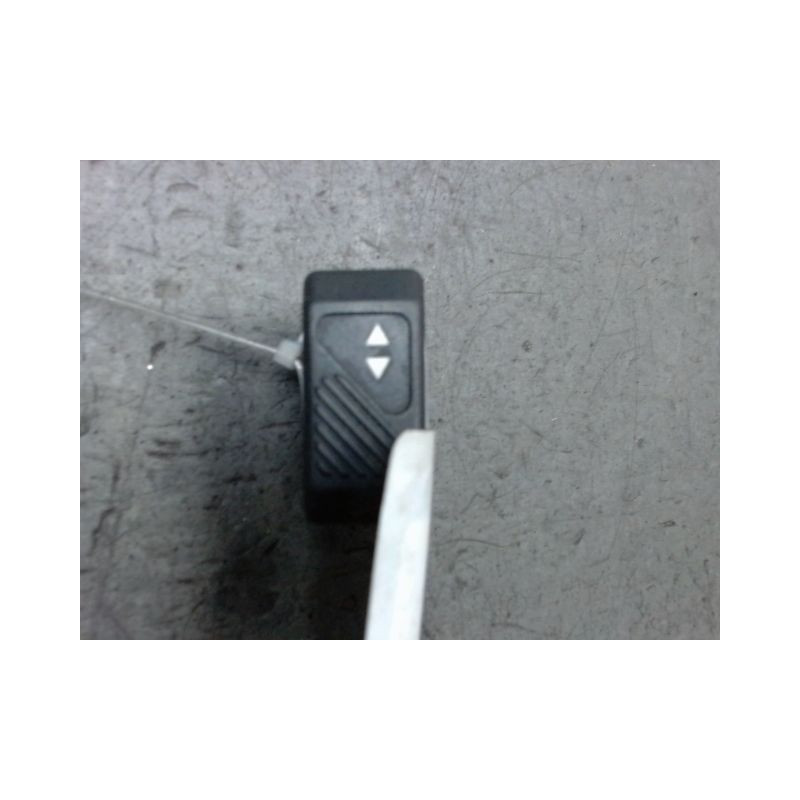 COMMANDE LEVE-GLACE PORTE AVD RENAULT CLIO I PH.3 96-98