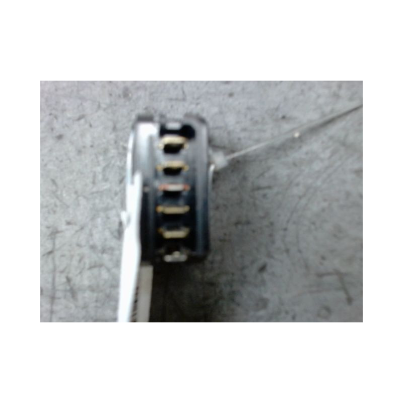 COMMANDE LEVE-GLACE PORTE AVD RENAULT CLIO I PH.3 96-98
