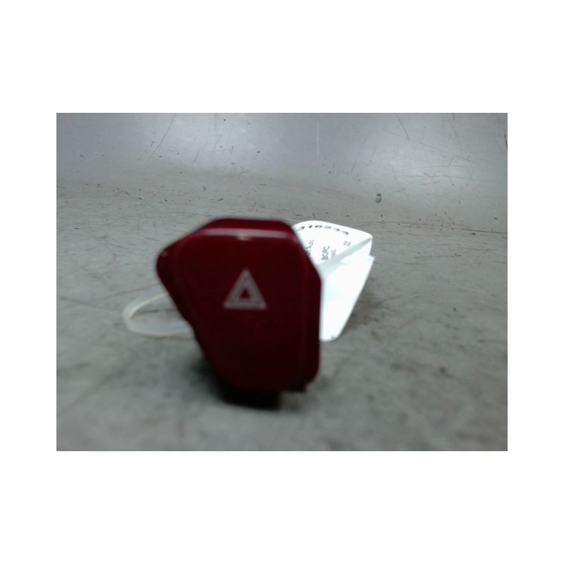 BOUTON DE WARNING PEUGEOT 607 2004-