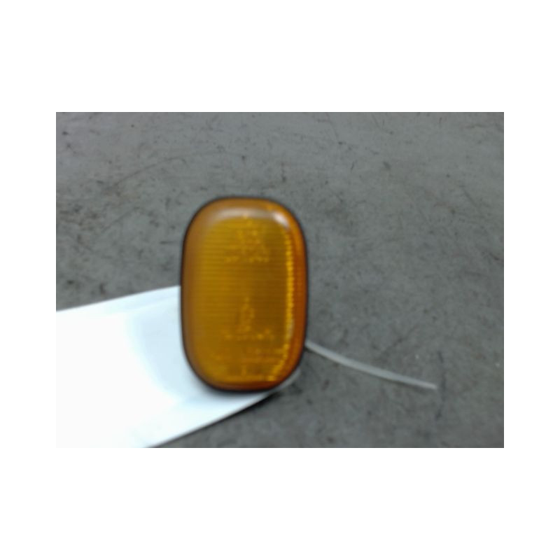 REPETITEUR AILE DROIT TOYOTA RAV4 -97