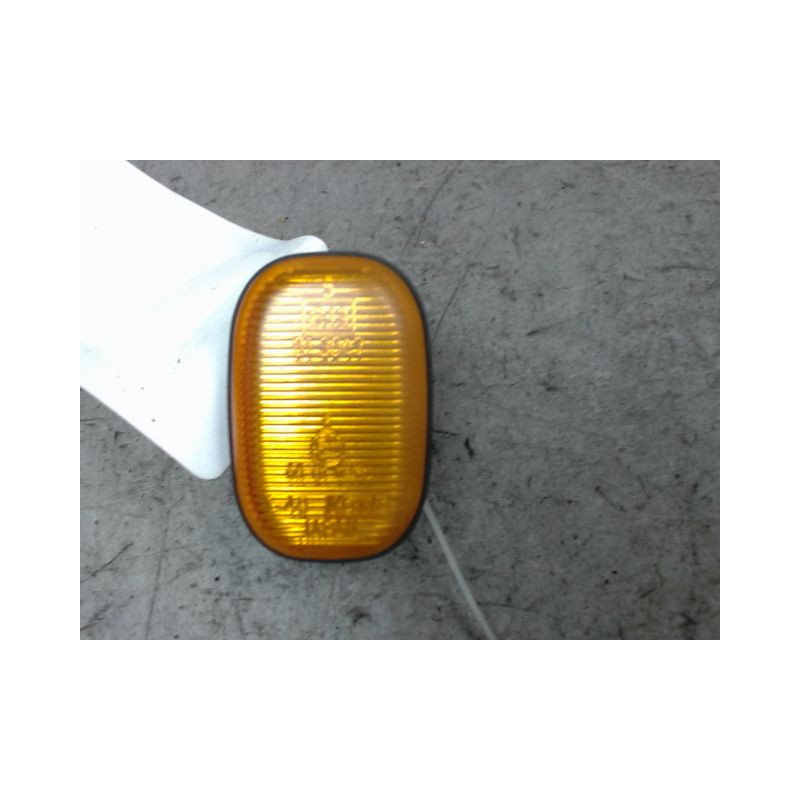 REPETITEUR AILE GAUCHE TOYOTA RAV4 -97
