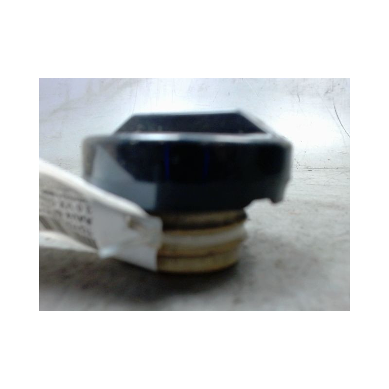 BOUCHON RESERVOIR A CARBURANT TOYOTA RAV4 -97