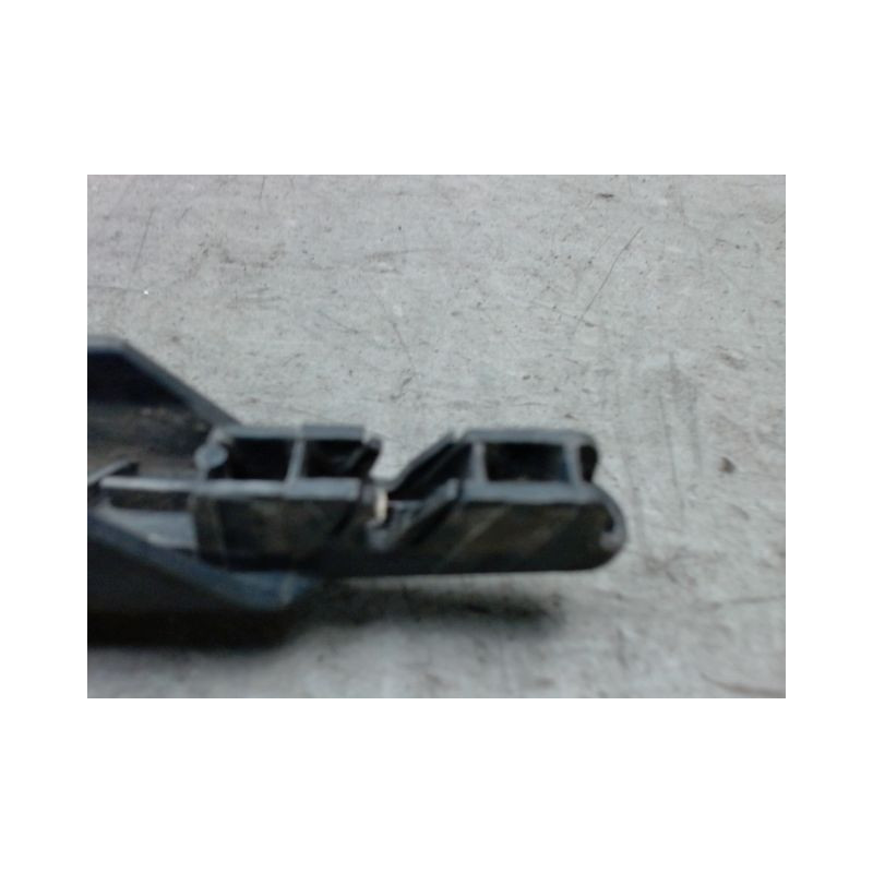 BRAS ESSUIE-GLACE ARRIERE KIA CARNIVAL