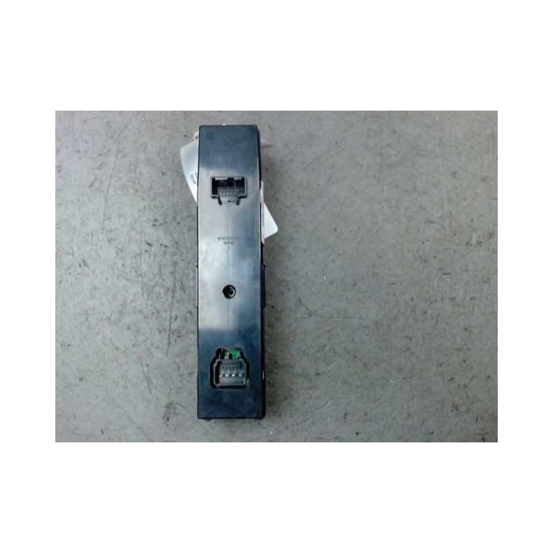 COMMANDE LEVE-GLACE PORTE AVG KIA CARNIVAL