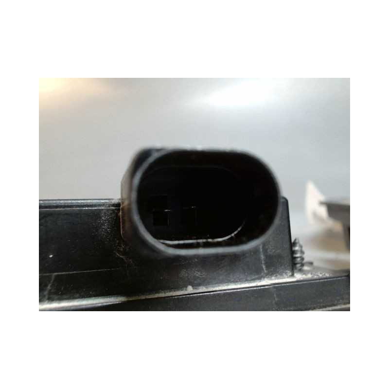 ECLAIREUR PLAQUE DE POLICE VOLKSWAGEN POLO 2005-