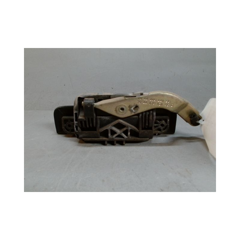 POIGNEE EXTERIEURE PORTE AVANT DROIT PEUGEOT 106 92-96