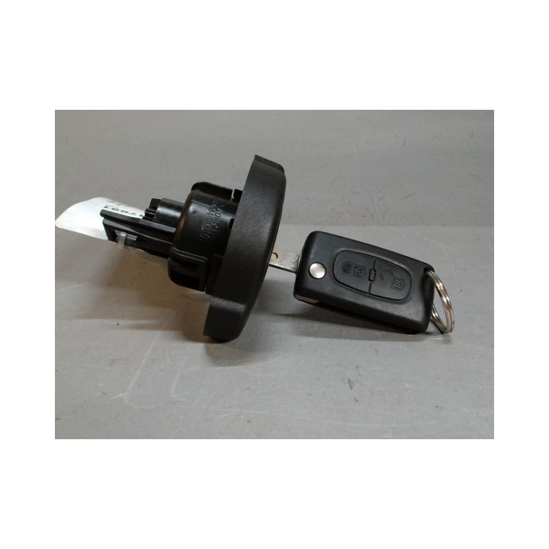 BOUCHON RESERVOIR A CARBURANT PEUGEOT 308 2011-