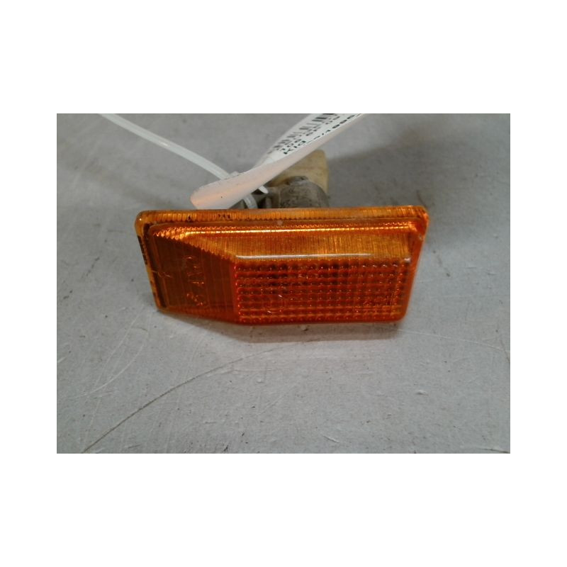 REPETITEUR AILE GAUCHE PEUGEOT 106 92-96