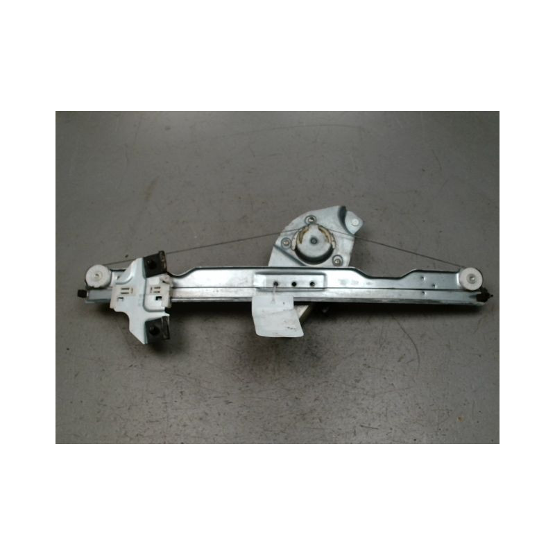 MECANISME+MOTEUR LEVE-GLACE AVANT DROIT DACIA DUSTER 2010-