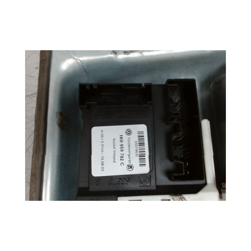 MECANISME+MOTEUR LEVE-GLACE AVANT DROIT VOLKSWAGEN GOLF V 2003-2009