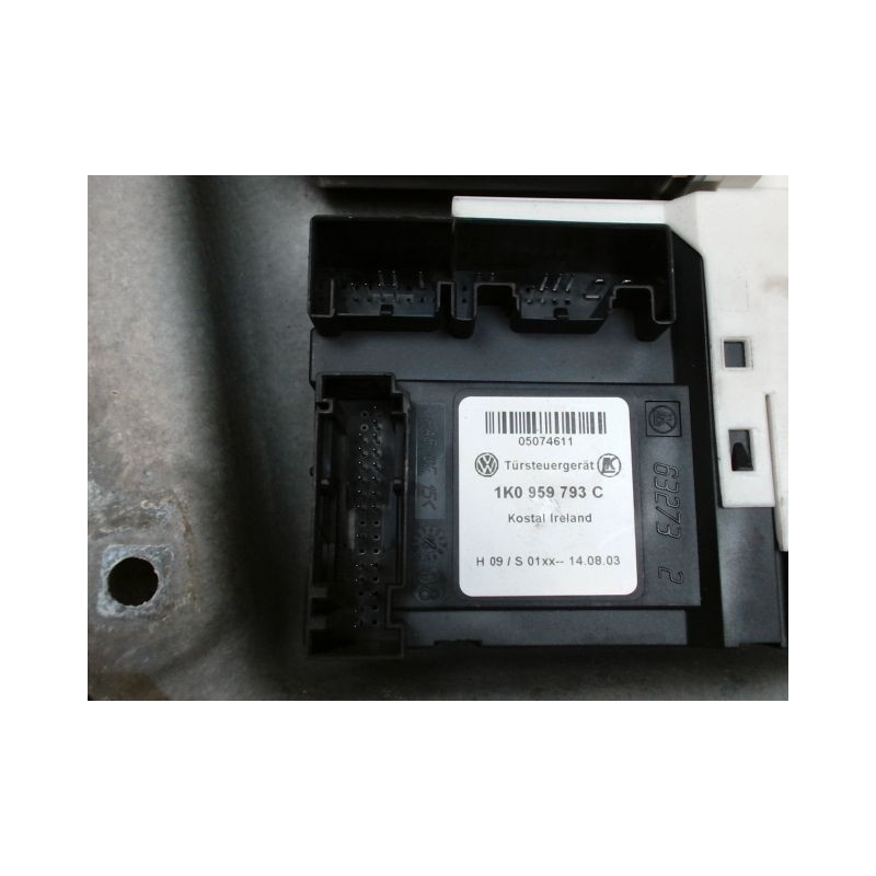 MECANISME+MOTEUR LEVE-GLACE AVANT GAUCHE VOLKSWAGEN GOLF V 2003-2009