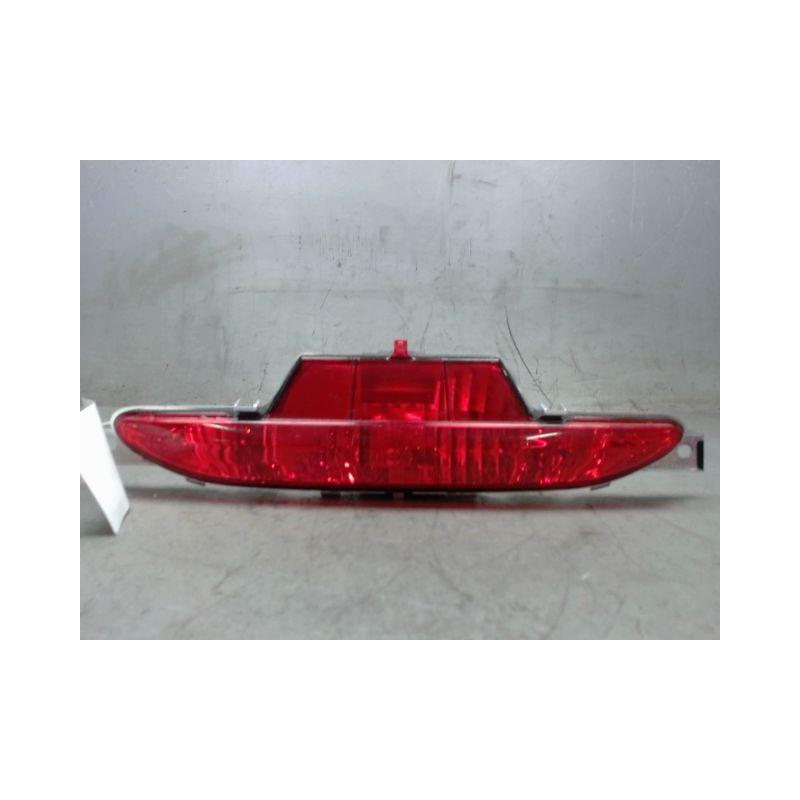 FEU BROUILLARD CENTRAL ARRIERE PEUGEOT 208