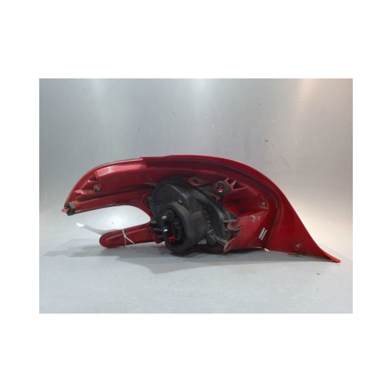 FEU ARRIERE DROIT PEUGEOT 208