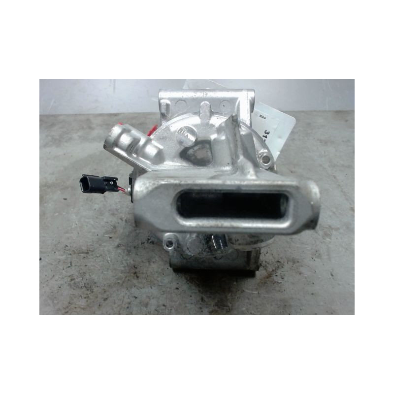 COMPRESSEUR AIR CONDITIONNE DACIA DUSTER