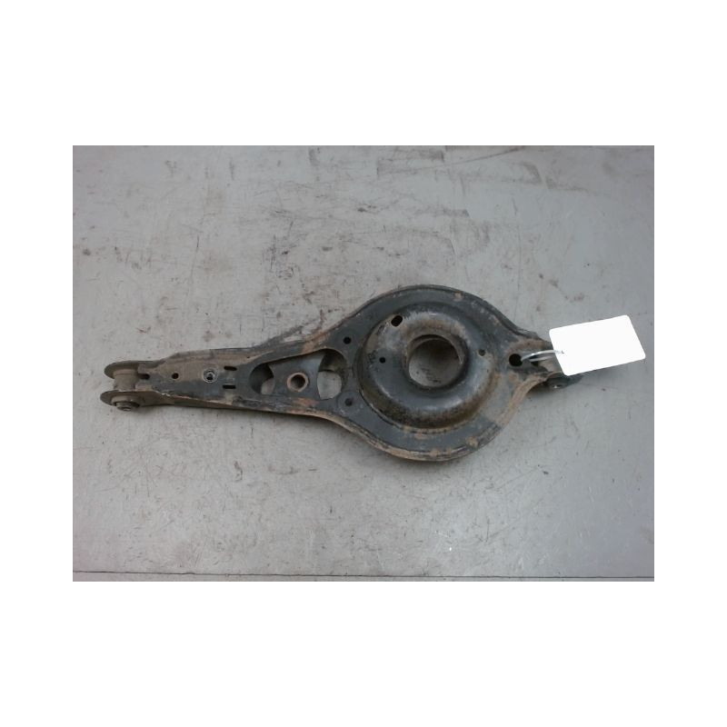 TRIANGLE INFERIEUR ARRIERE DROIT VOLVO V40