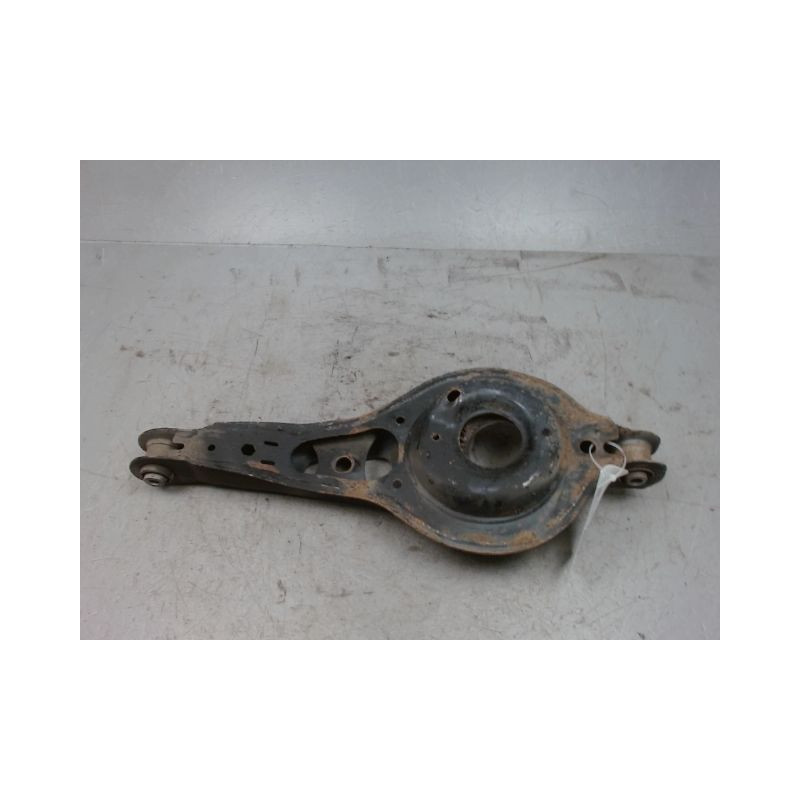TRIANGLE INFERIEUR ARRIERE GAUCHE VOLVO V40