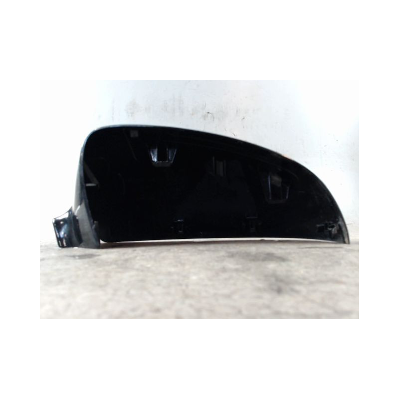 CARENAGE RETROVISEUR EXTERIEUR DROIT OPEL ASTRA 2004-
