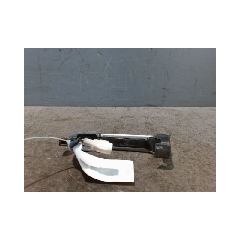 POIGNEE EXTERIEURE PORTE AVANT GAUCHE TOYOTA YARIS 1.3 - 87 VVT-I