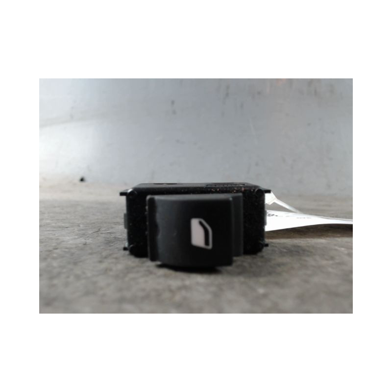 COMMANDE LEVE-GLACE PORTE AVD PEUGEOT 208