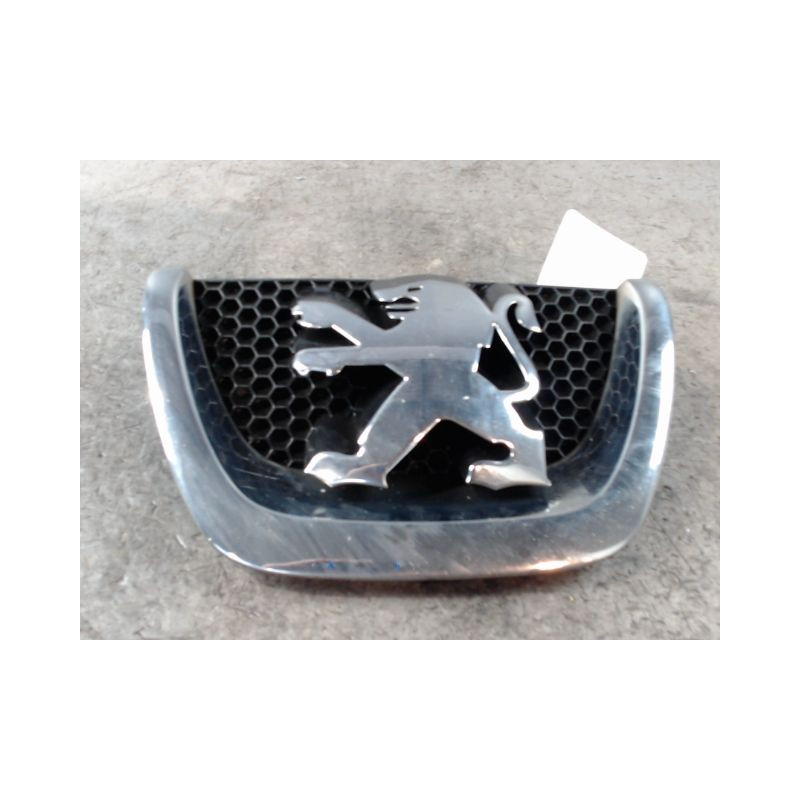 SIGLE CALANDRE PEUGEOT 207 SW