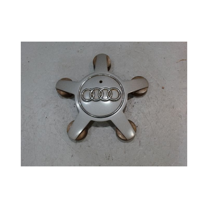 ENJOLIVEUR DE ROUE AUDI A4
