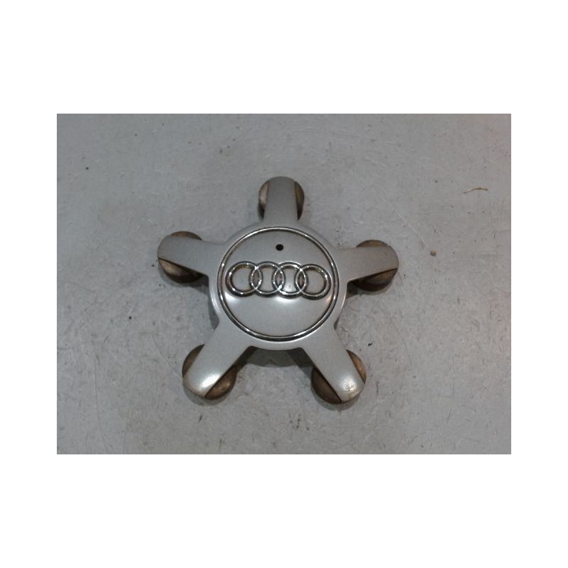 ENJOLIVEUR DE ROUE AUDI A4