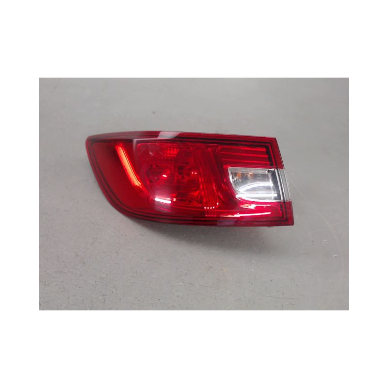 FEU ARRIERE GAUCHE  RENAULT CLIO