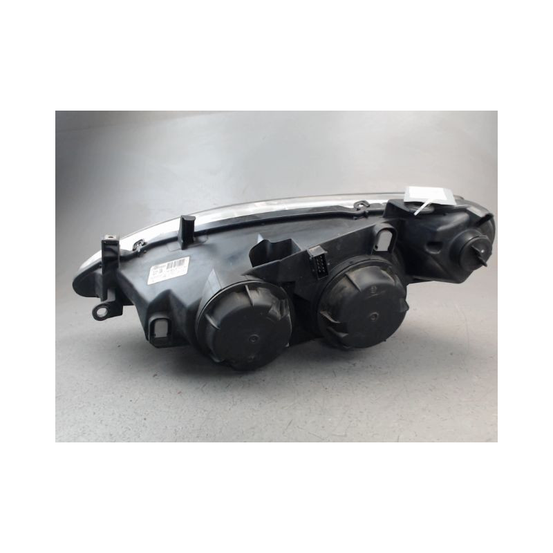 PHARE DROIT PEUGEOT 307
