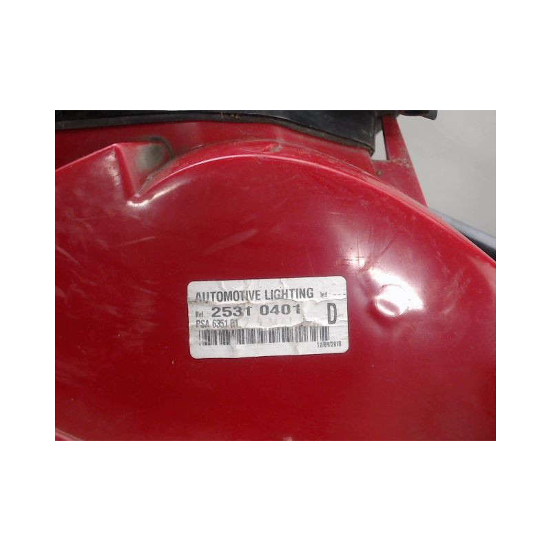 FEU ARRIERE DROIT PEUGEOT 206