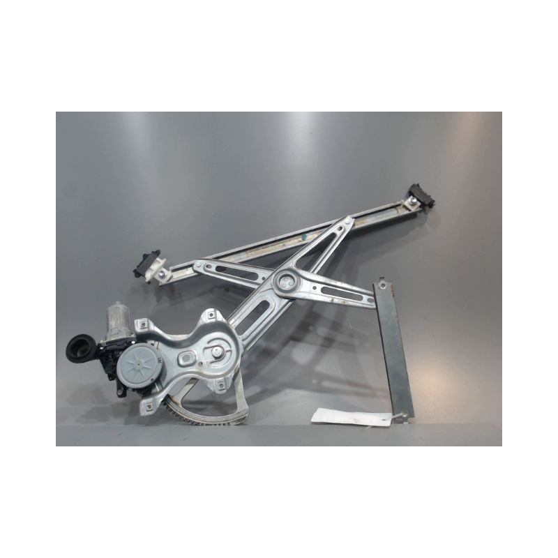 MECANISME+MOTEUR LEVE-GLACE AVANT DROIT TOYOTA AURIS